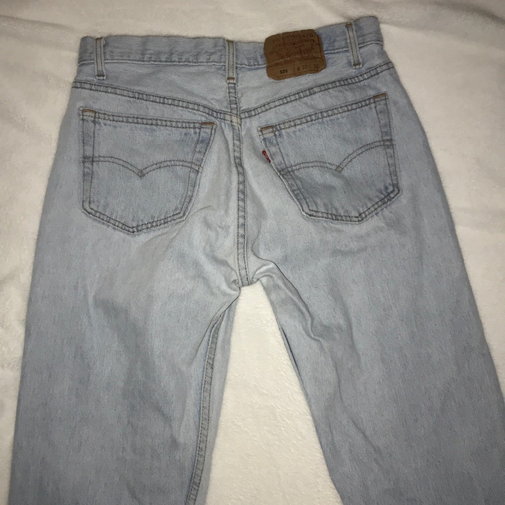 VINTAGE LEVI MOM JEANS